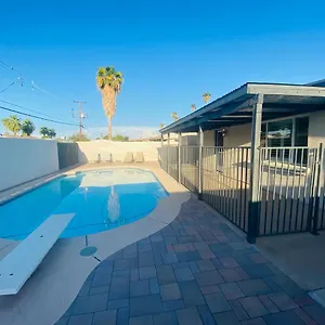 tempe-getaway.hotelsofphoenix.com/