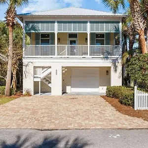 stunning-home-6-mn-walk-to-beach-private-hot-tub-and.hotels-destin.com/